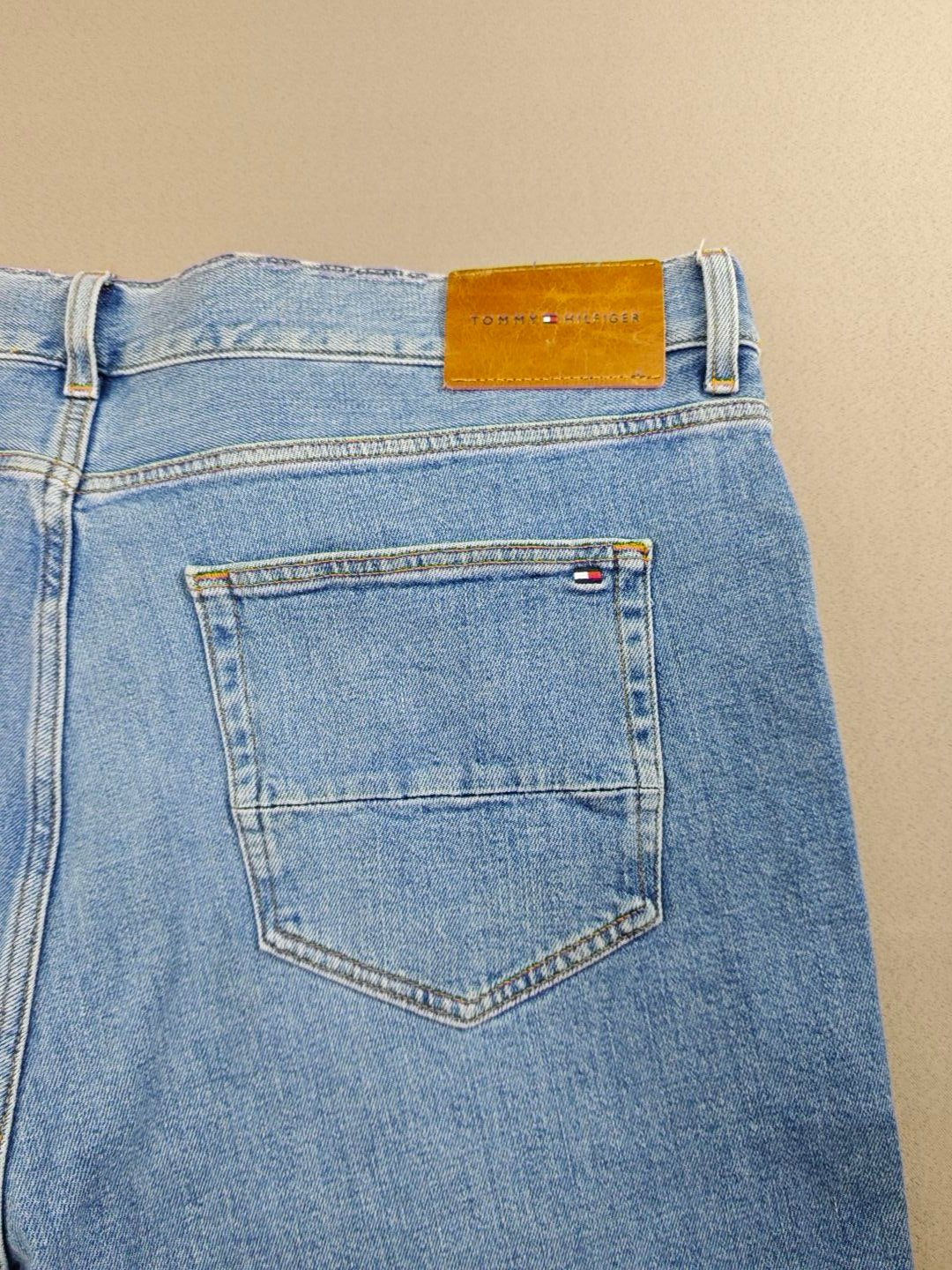 Tommy Hilfiger 40 BEDEN
