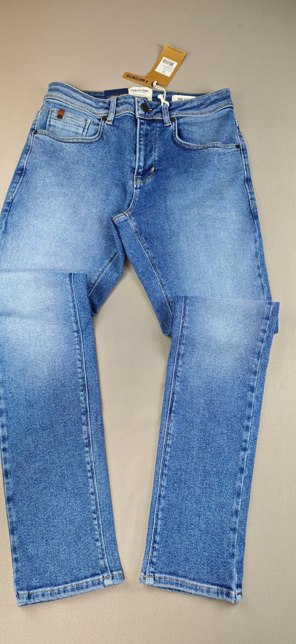 Clean cut denim