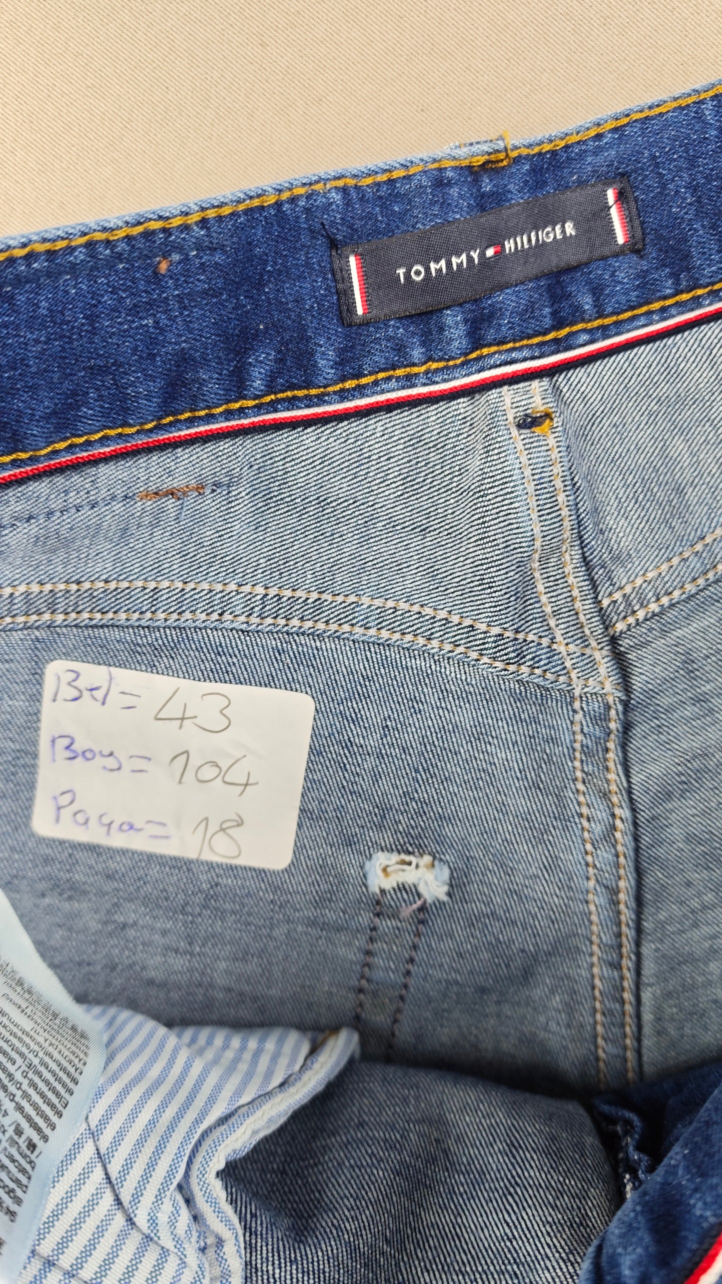 Tommy Hilfiger jeans 33 beden
