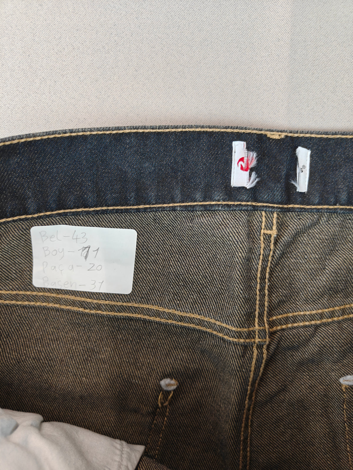 Numune jeans 33 beden