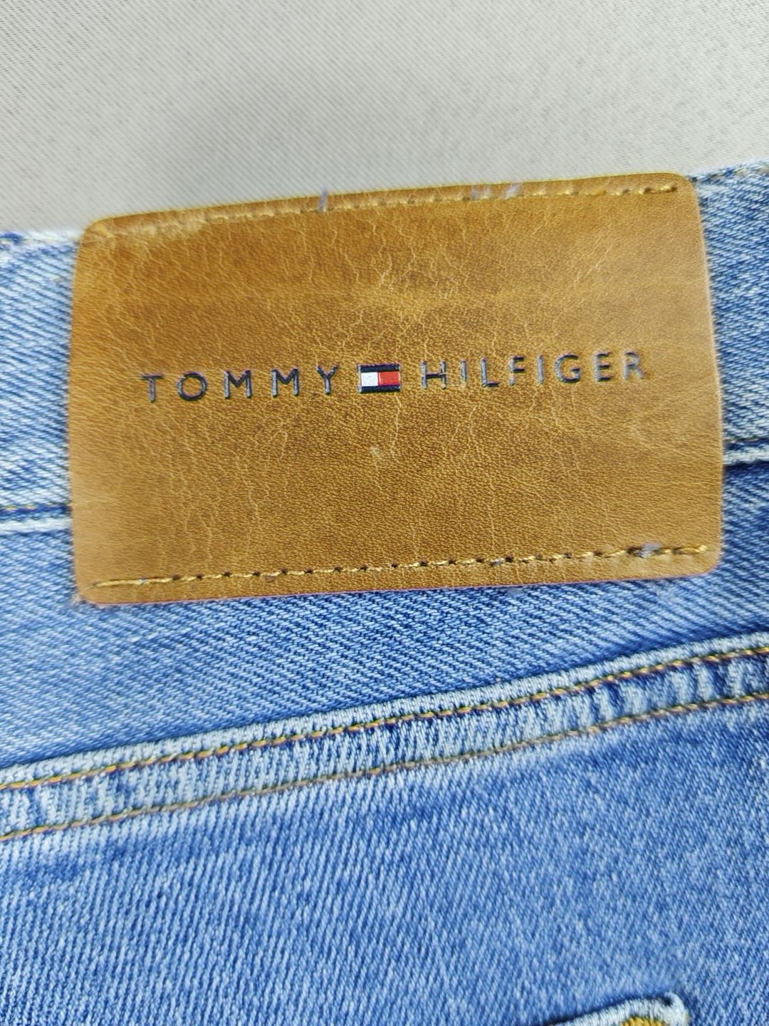 Tommy Hilfiger 40 BEDEN