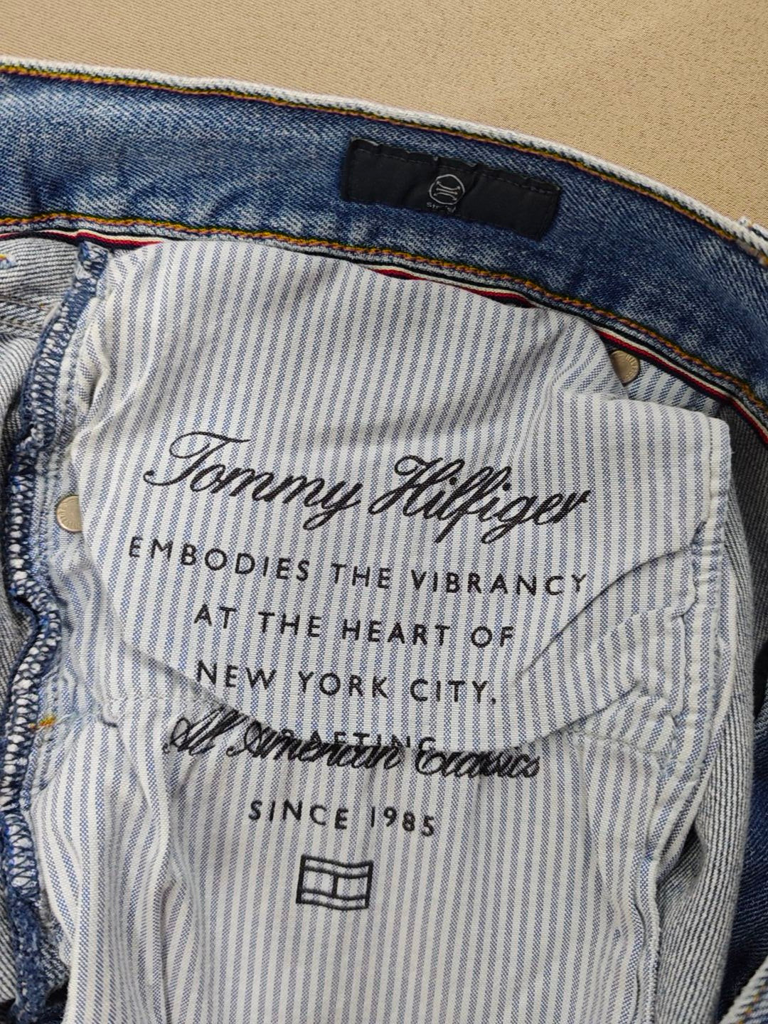 Tommy Hilfiger 40 BEDEN
